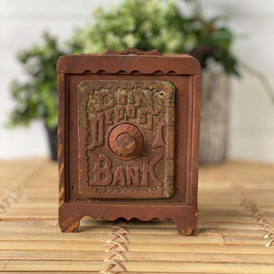 Antique Cast Iron Safe posit Bank, Antique Coin Bank, Vintage Primitive Rustic cor for Mantel, Rusty Metal cor, Antique Rustic cor